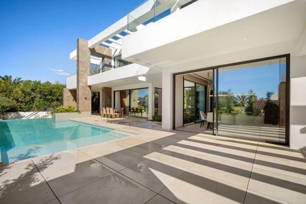 Частный шале на продаже в  Calle la Mancha, Марбелла photo 2