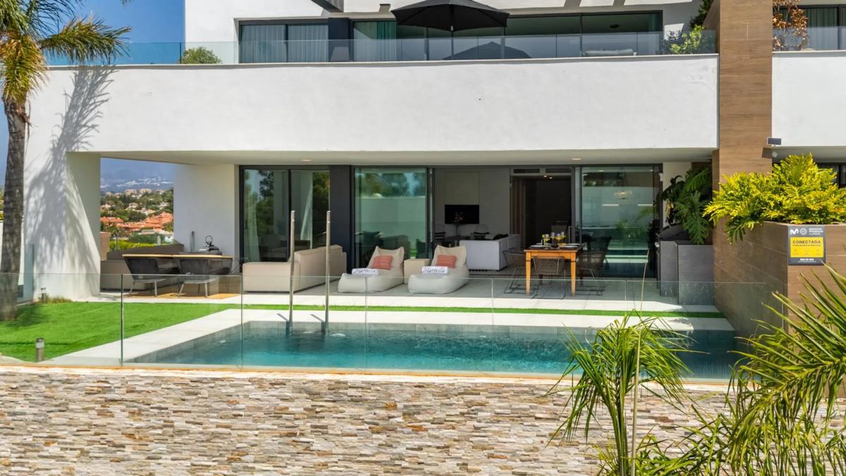 Venta de duplex en Barrio Cabopino-Artola, Marbella photo 2