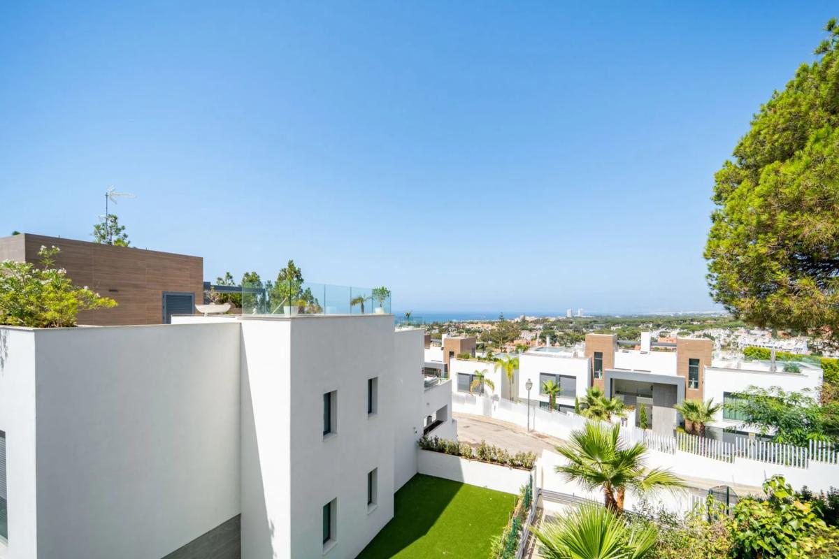 Venta de duplex en Barrio Cabopino-Artola, Marbella photo 3