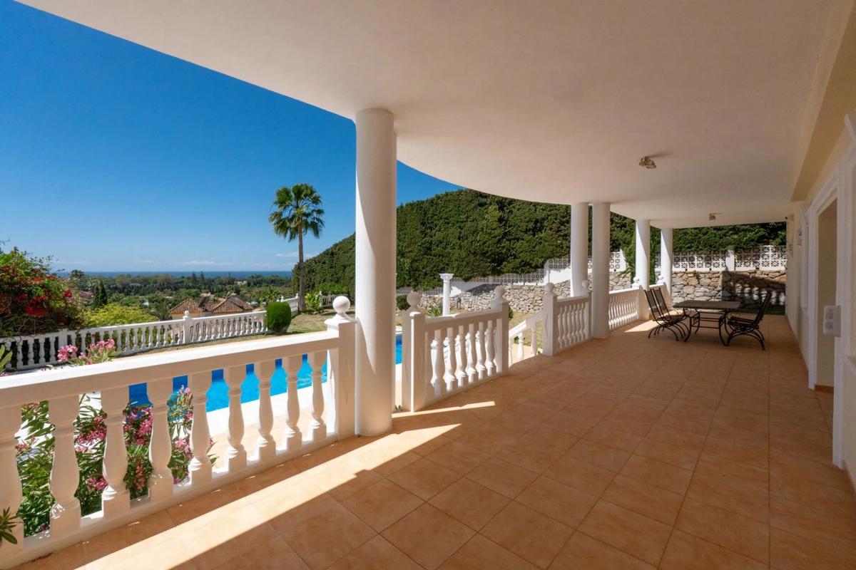 Sprzedaż niezależnego domku jednorodzinnego w Barrio Elviria, Marbella photo 5