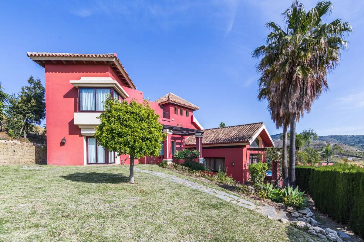 Sprzedaż niezależnego domku jednorodzinnego w Urbanización Hacienda las Chapas, 255, Marbella photo 3