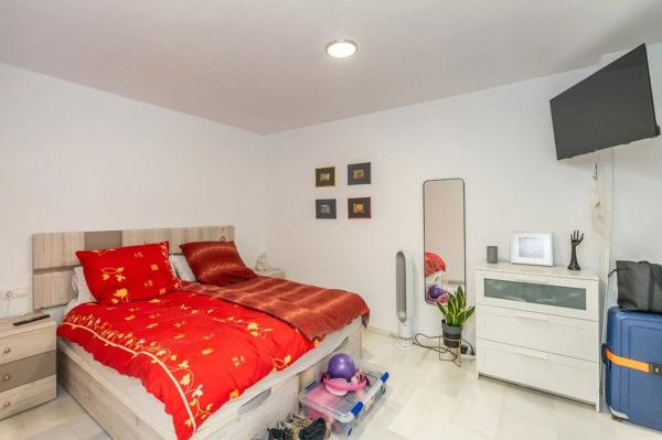 Квартира на продажу на Barrio Romana Playa, Марбелла photo 1