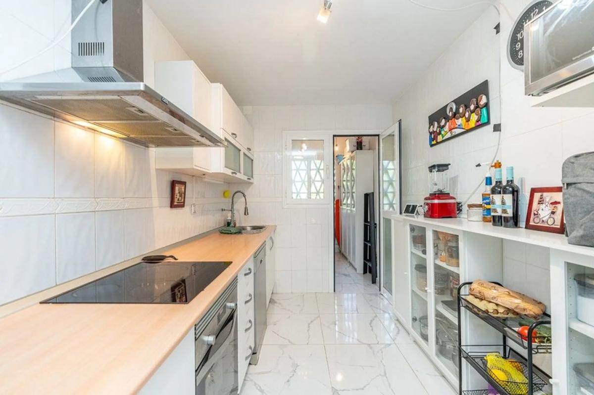 Venta de piso en Barrio Romana Playa, Marbella
photo 2