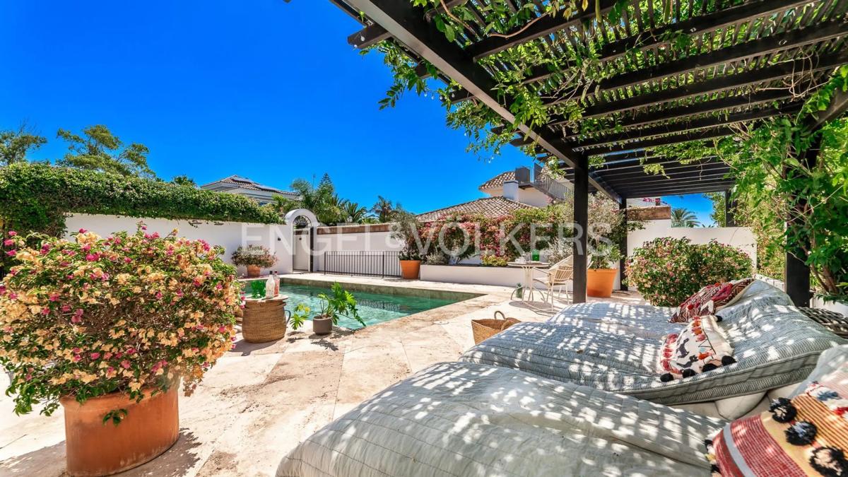 Sale of independent chalet in Urbanización Marbesa, Marbella
photo 4
