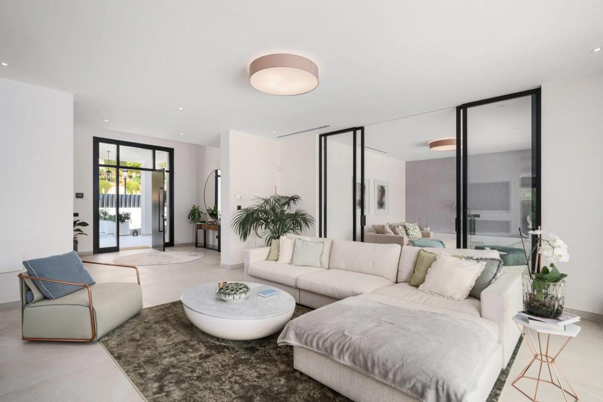 Sprzedaż niezależnego domku jednorodzinnego w Calle Lila, 3, Marbella photo 1