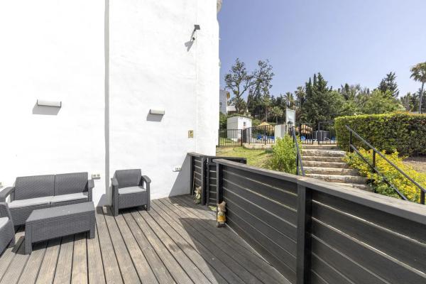 Dom szeregowy na sprzedaż w  Avenida Benajarafe , Marbella photo 3