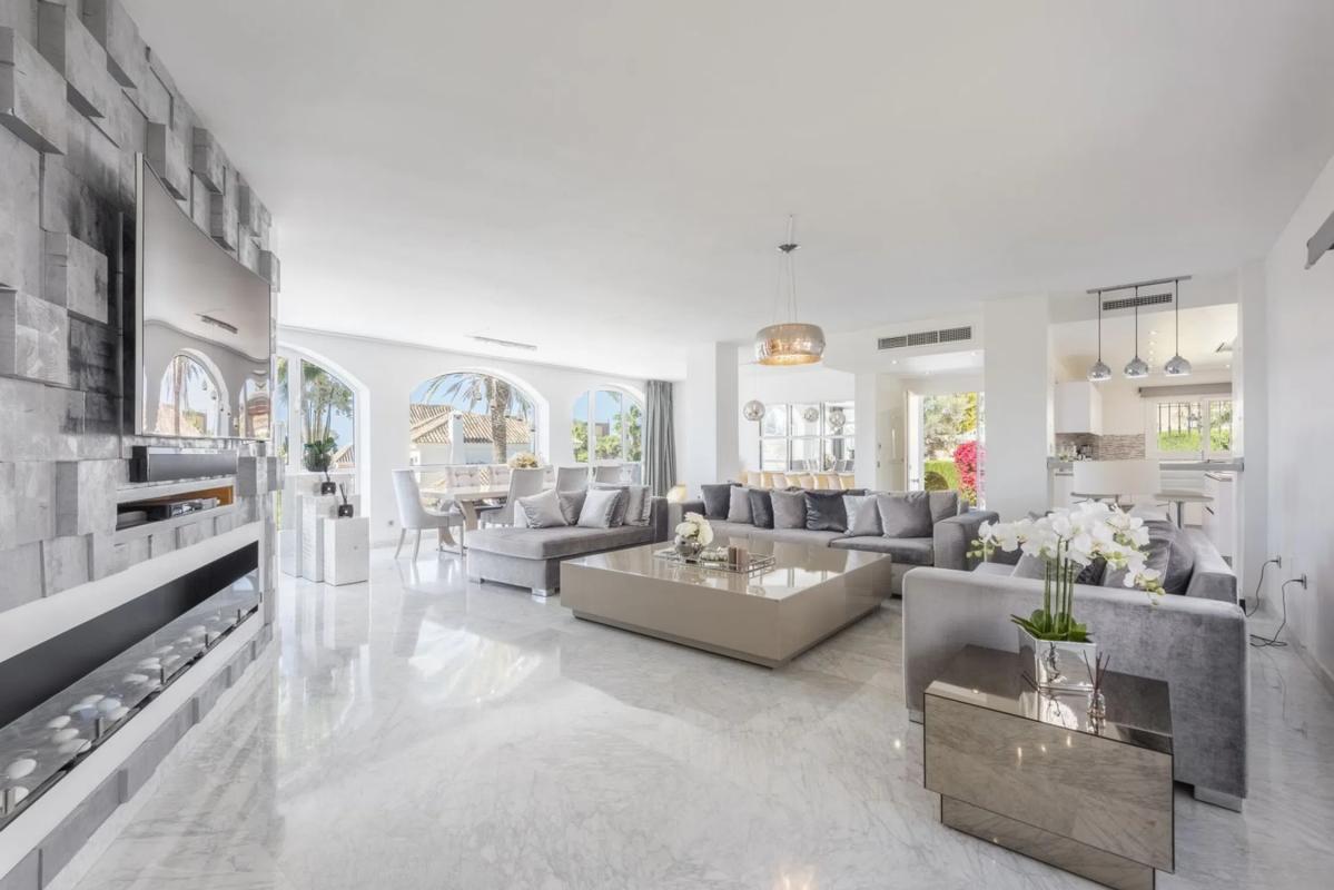Sprzedaż niezależnego domku jednorodzinnego w Barrio Santa María, Marbella photo 1
