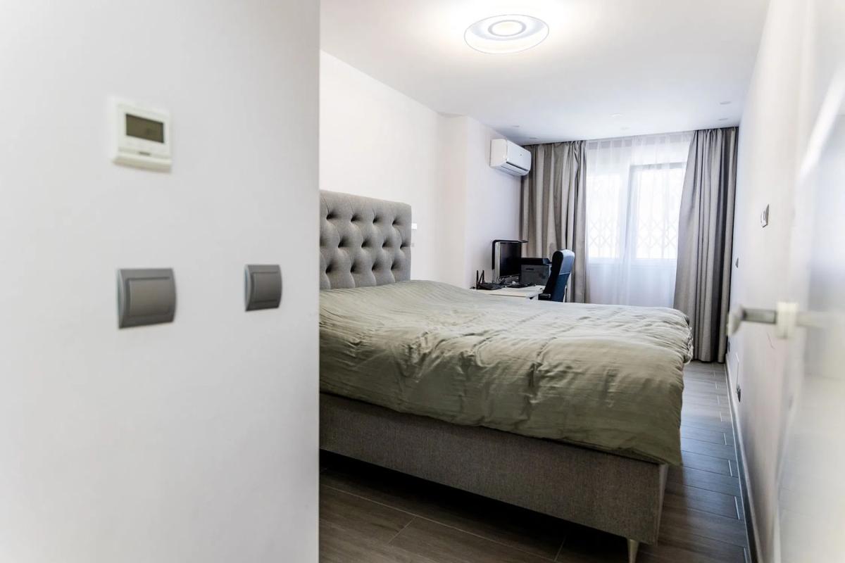 Venta de chalet adosado en  CL BENAJARAFE-RESERVA MARBEL , Marbella photo 4