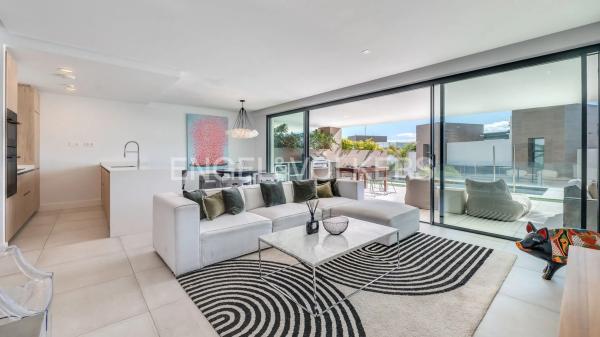 Duplex en venta en Avenida de los Acebos, Marbella photo 4