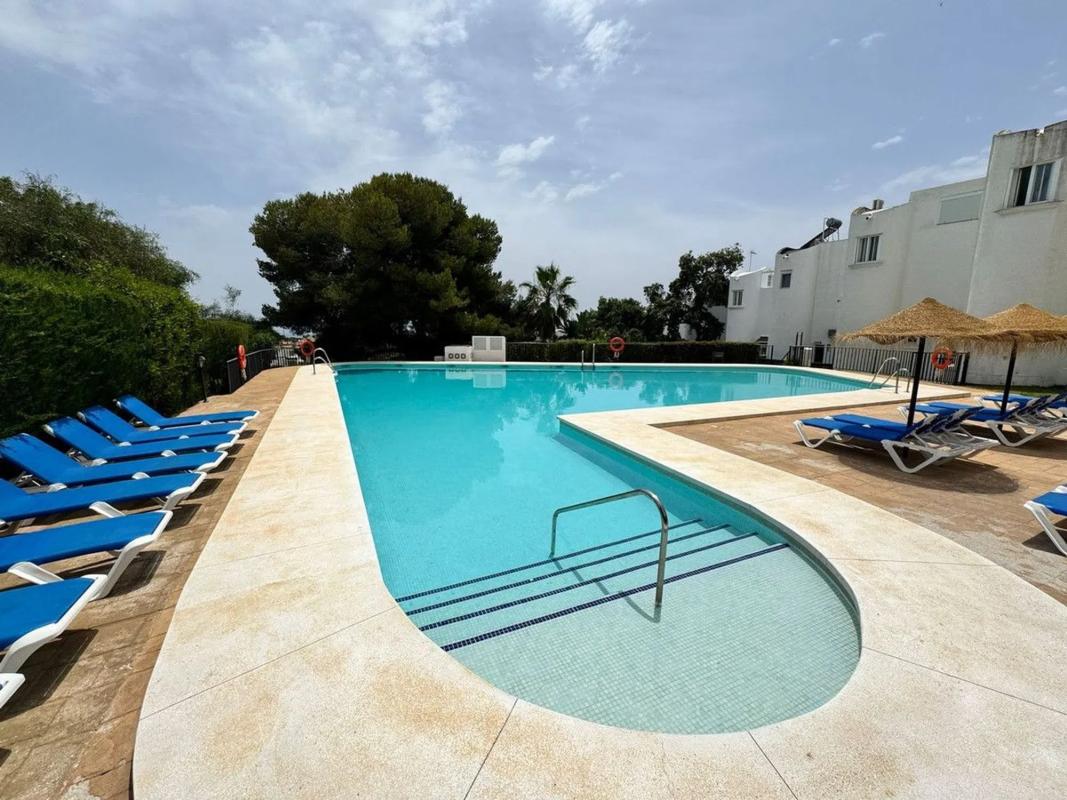 Venta de chalet adosado en  Avenida la Reserva de Marbella , Marbella photo 2