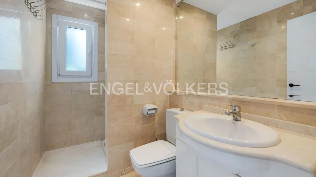 Sale of apartment in Avenida del Naviero, Marbella
photo 1