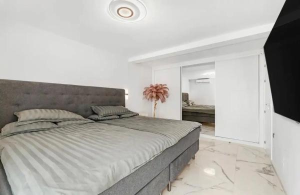 Четырехквартирный дом на продажу на  Avenida 3, 22 , Марбелла photo 2
