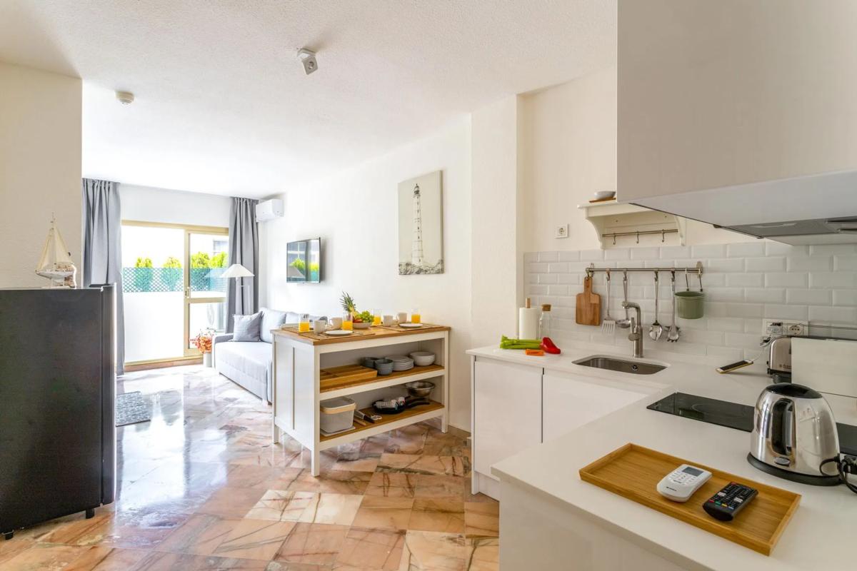 Venta de estudio en Avenida Jardines de las Golondrinas, 6, Marbella photo 2