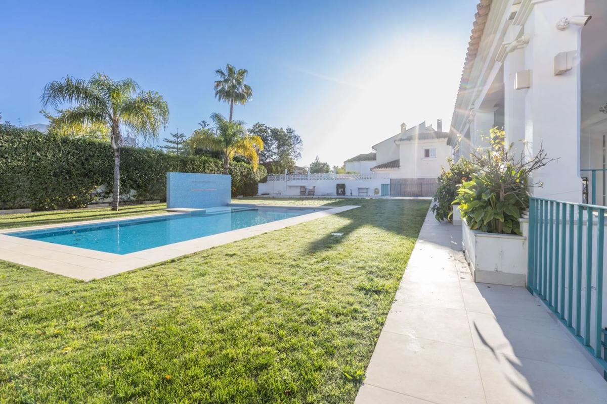 Sprzedaż niezależnego domku jednorodzinnego w Calle Picasso, Marbella photo 3
