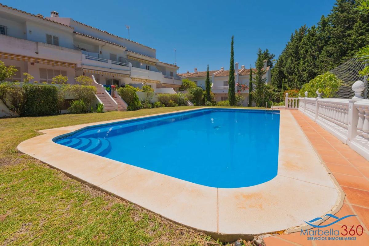 Venta de chalet adosado en  Calle Higueral de Artola s/n , Marbella photo 3