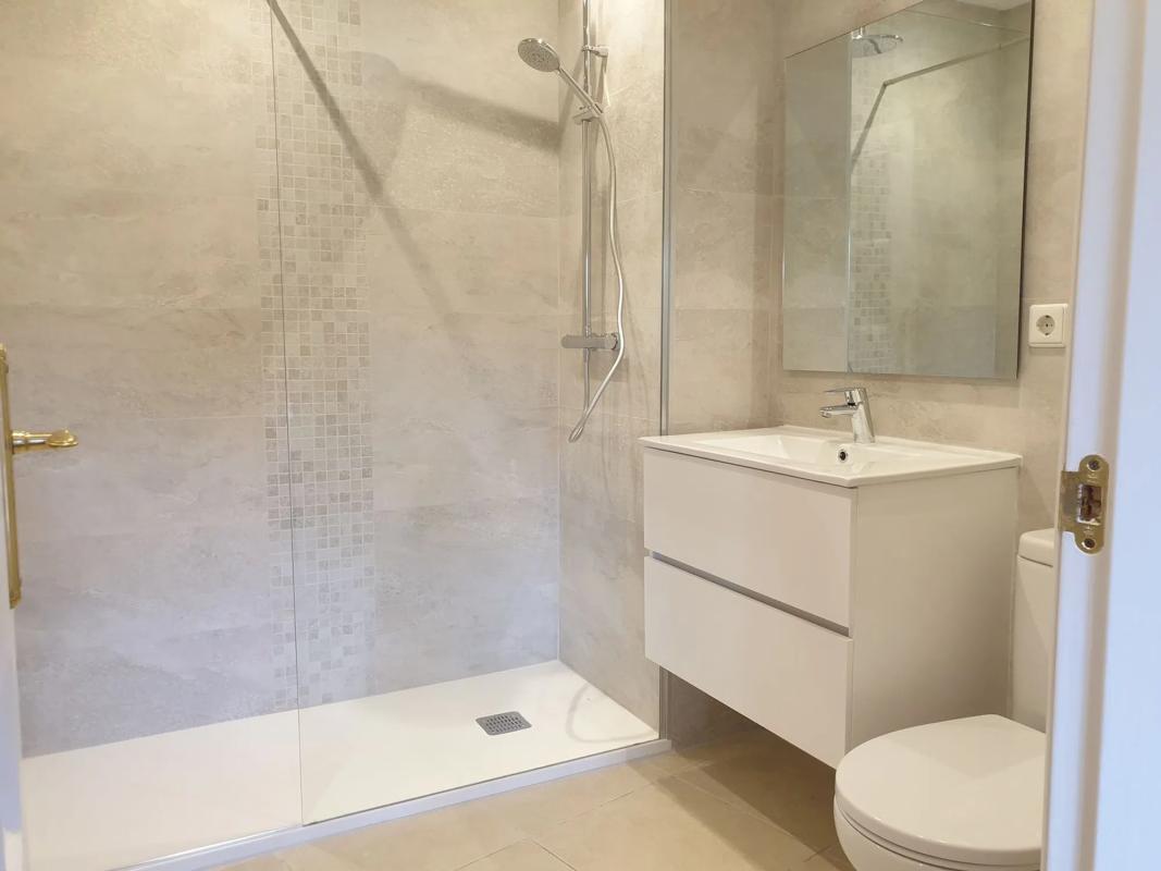 Продажа квартиры на Avenida Cartagena, 1, Марбелла
 photo 2