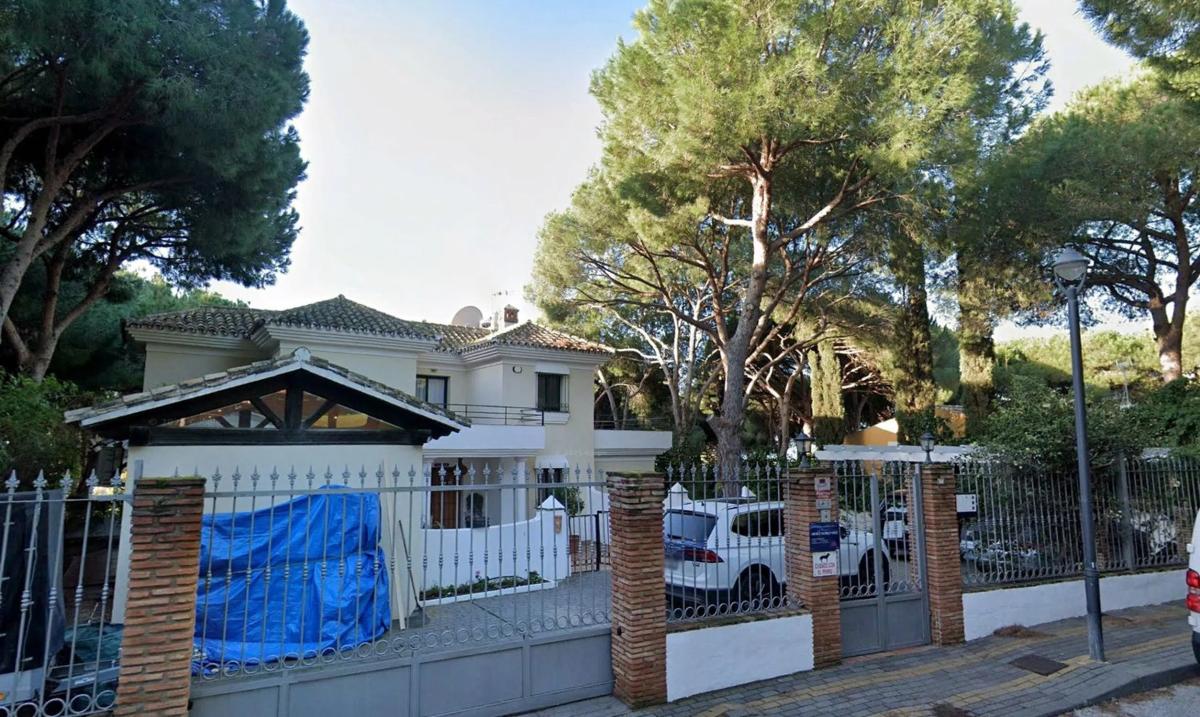 Venta de chalet independiente en Calle Enebro, Marbella
photo 3