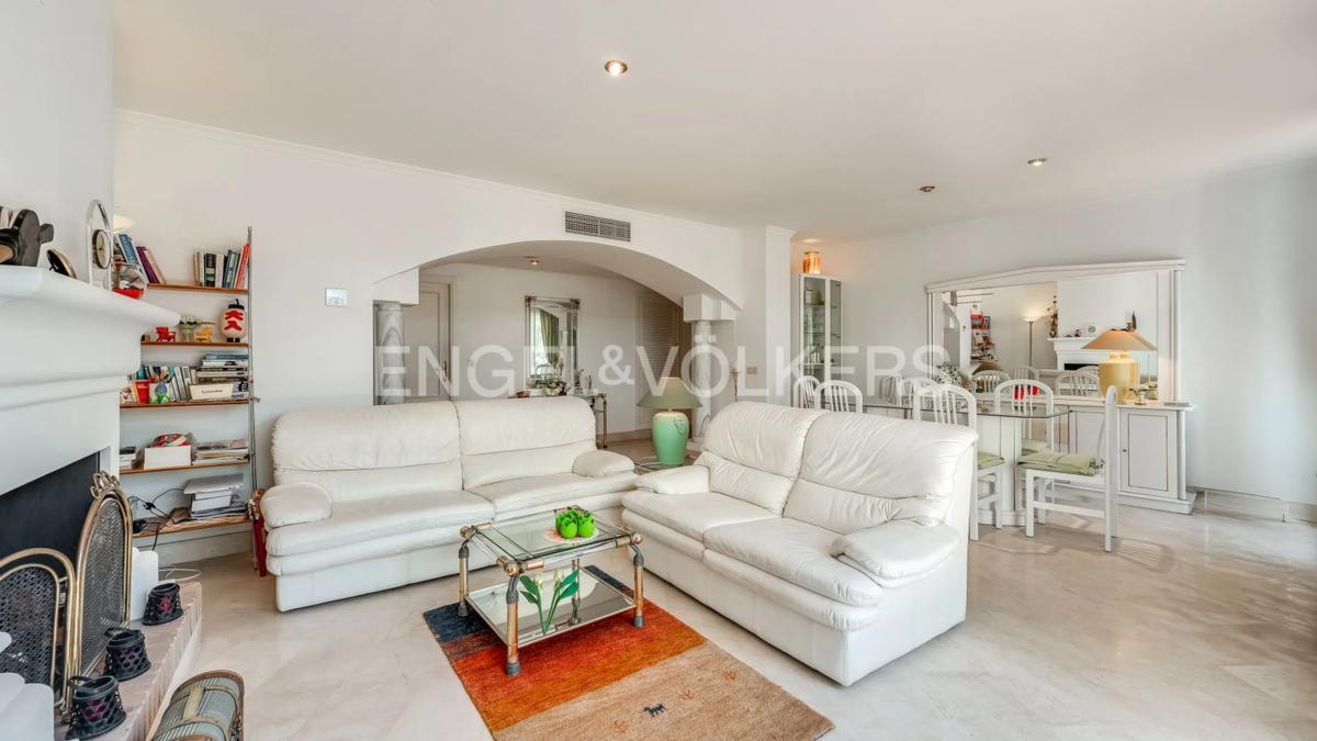 Sprzedaż mieszkania w Conjunto White Pearl Beach, Marbella
photo 4