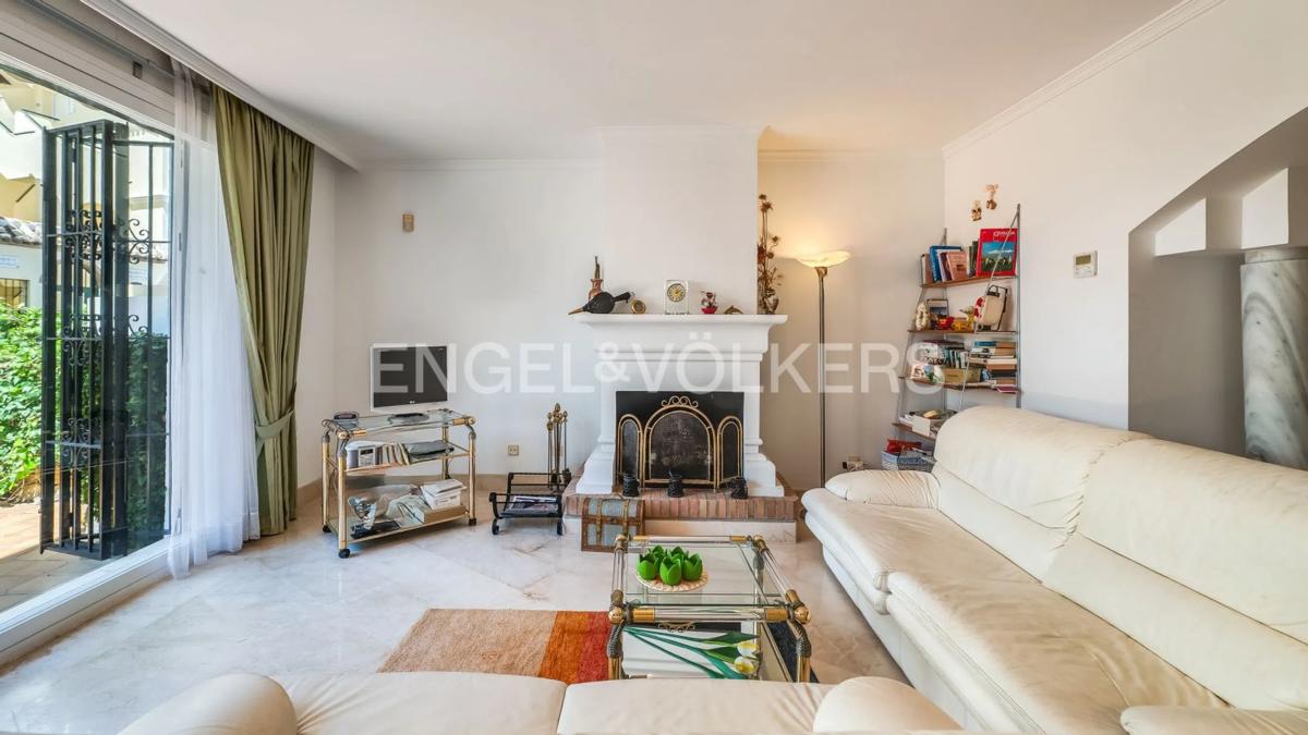 Sprzedaż mieszkania w Conjunto White Pearl Beach, Marbella
photo 5