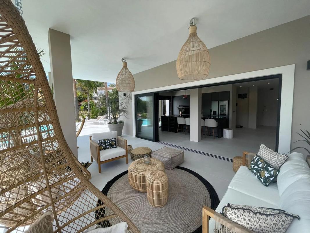 Sprzedaż niezależnego domku jednorodzinnego w Barrio Elviria, Marbella photo 4