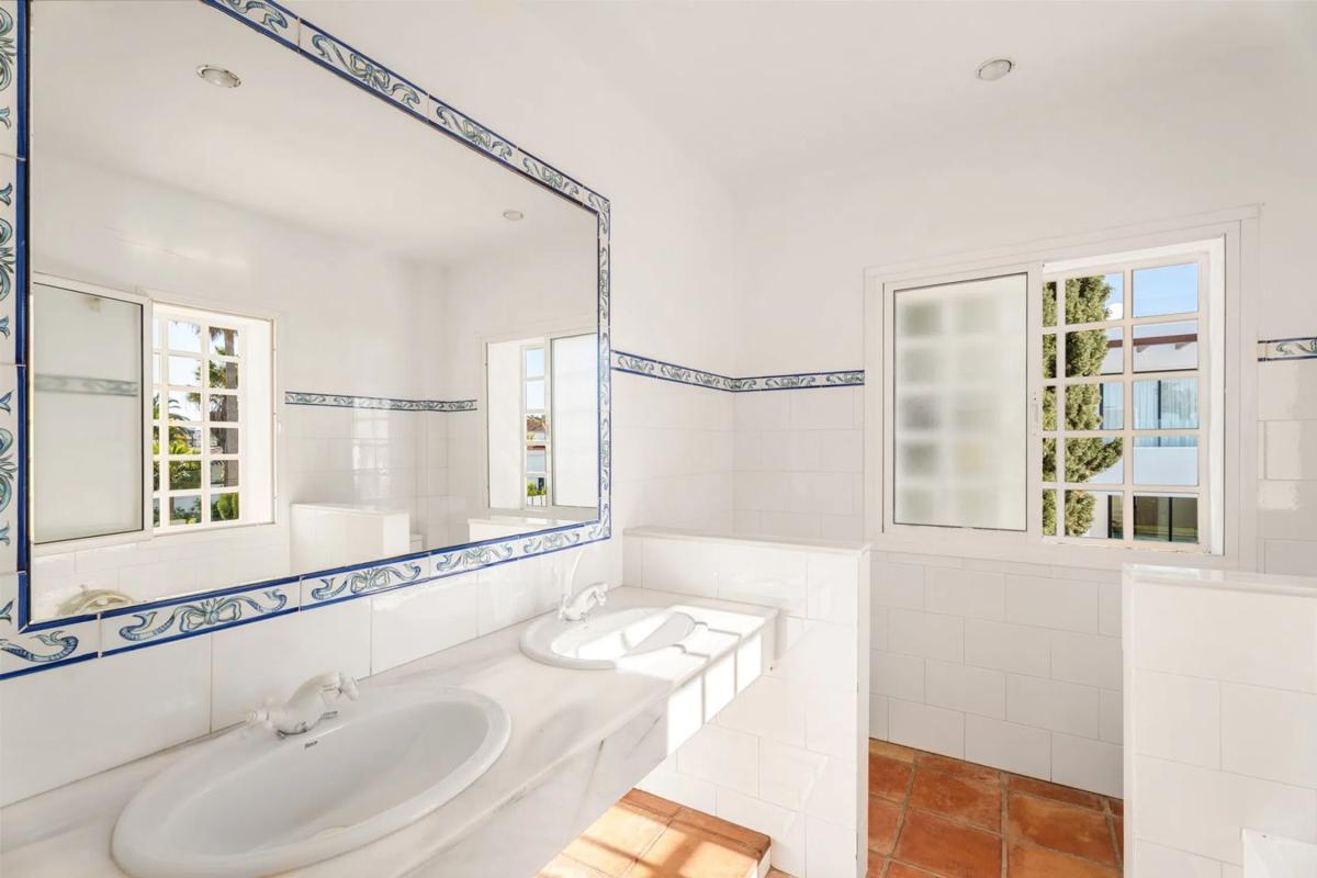 Venta de chalet independiente en Calle la Palma s/n, Marbella
 photo 2