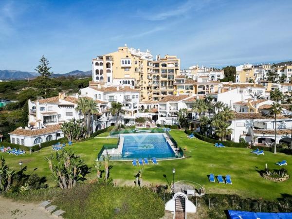 Mieszkanie na sprzedaż w  Puerto de Cabopino, 1, Marbella photo 3