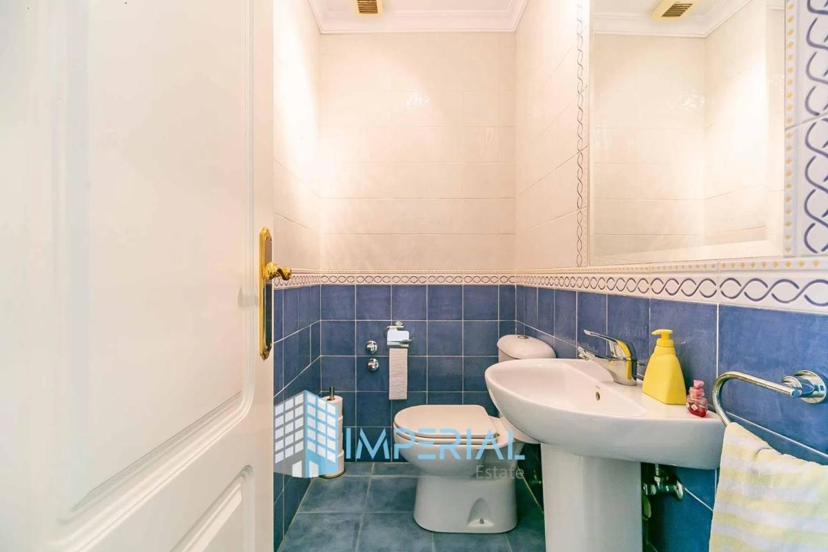 Venta de chalet adosado en Barrio Cabopino-Artola , Marbella photo 2