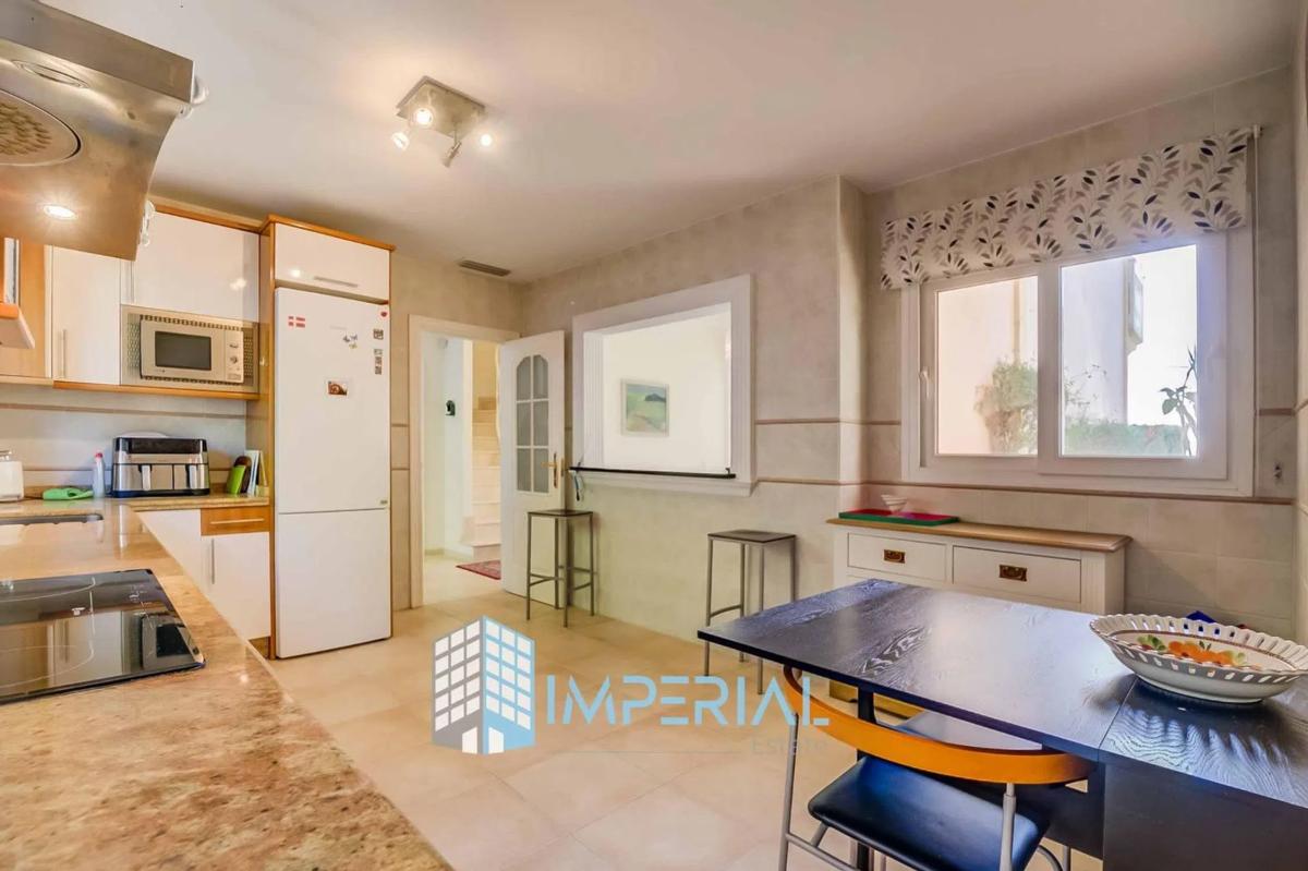 Venta de chalet adosado en Barrio Cabopino-Artola , Marbella photo 5