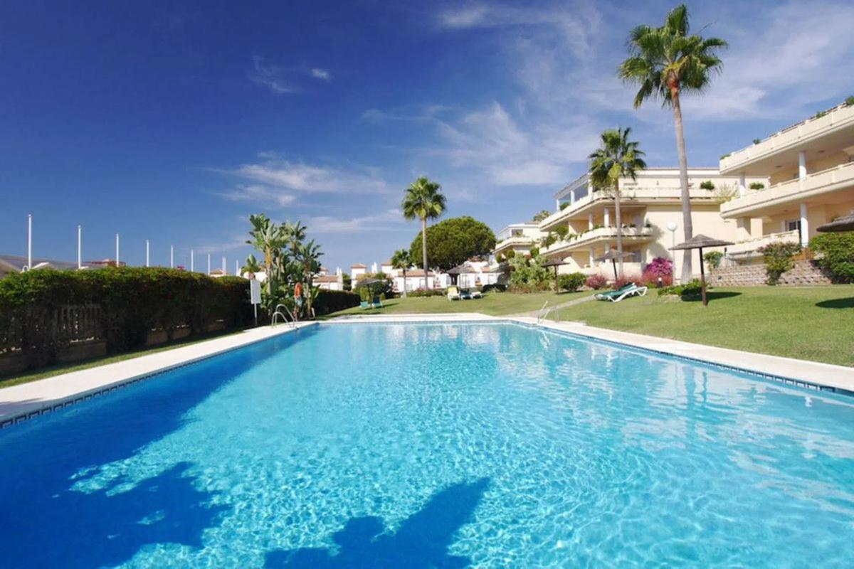 Venta de piso en CL AC/DC-LOMAS DEL PUERTO, MIMOSAS GOLF Es:7 Pl:00 Pt:31 s/n, Marbella
photo 1