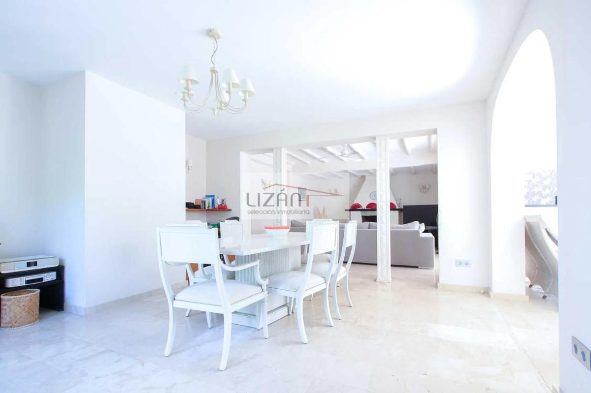 Sprzedaż niezależnego domku jednorodzinnego w Barrio Santa María, Marbella photo 4