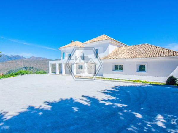 Independent chalet for sale in Avenida la Reserva de Marbella, 2, Marbella
photo 1