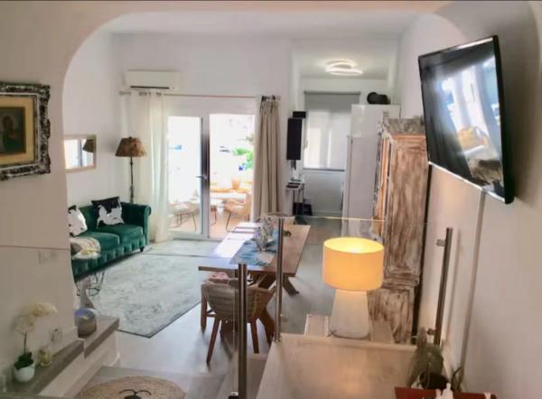 Mieszkanie na sprzedaż w  Puerto de Cabopino, Marbella photo 1