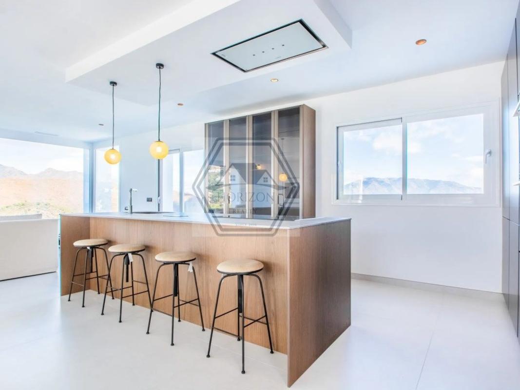 Продажа отдельного шале в  Avenida la Reserva de Marbella, 2, Марбелла photo 4