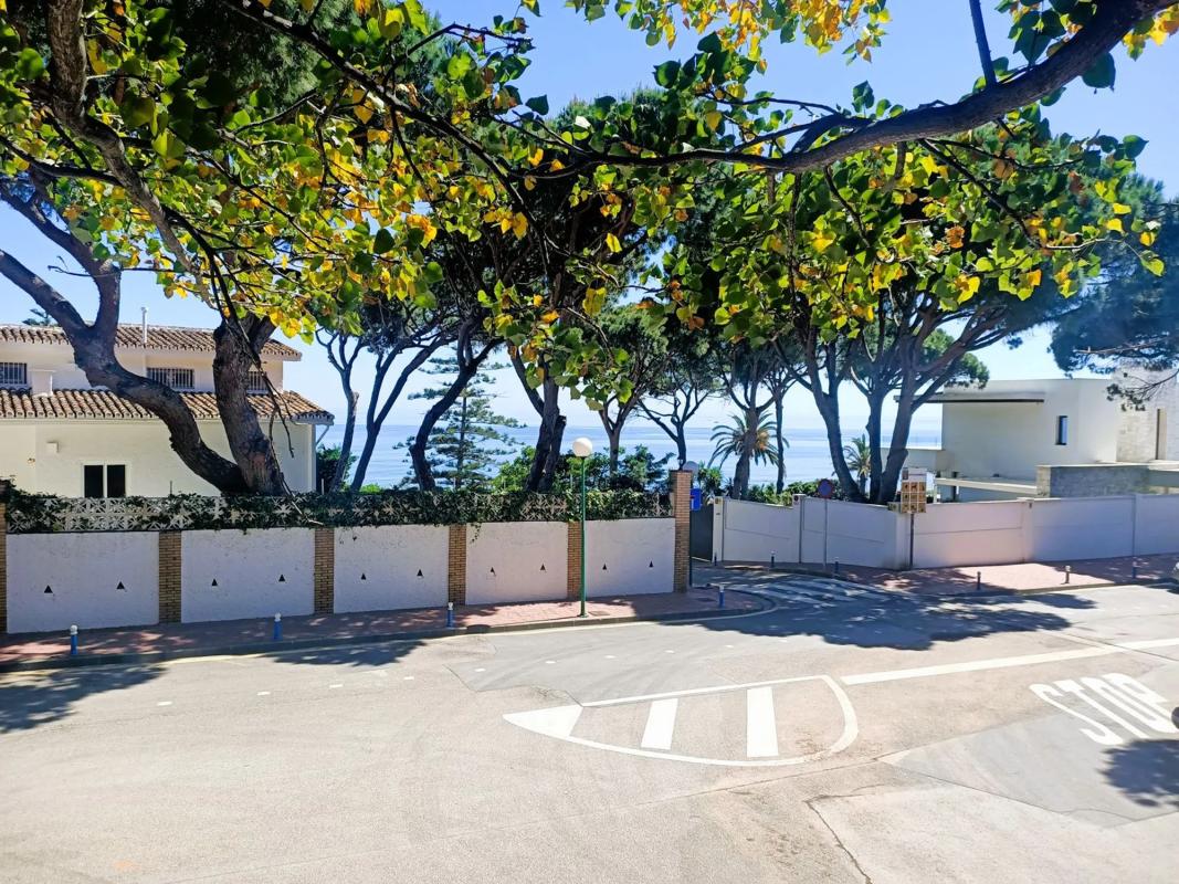 Sprzedaż niezależnego domku jednorodzinnego w  Calle de la Playa, Marbella photo 2
