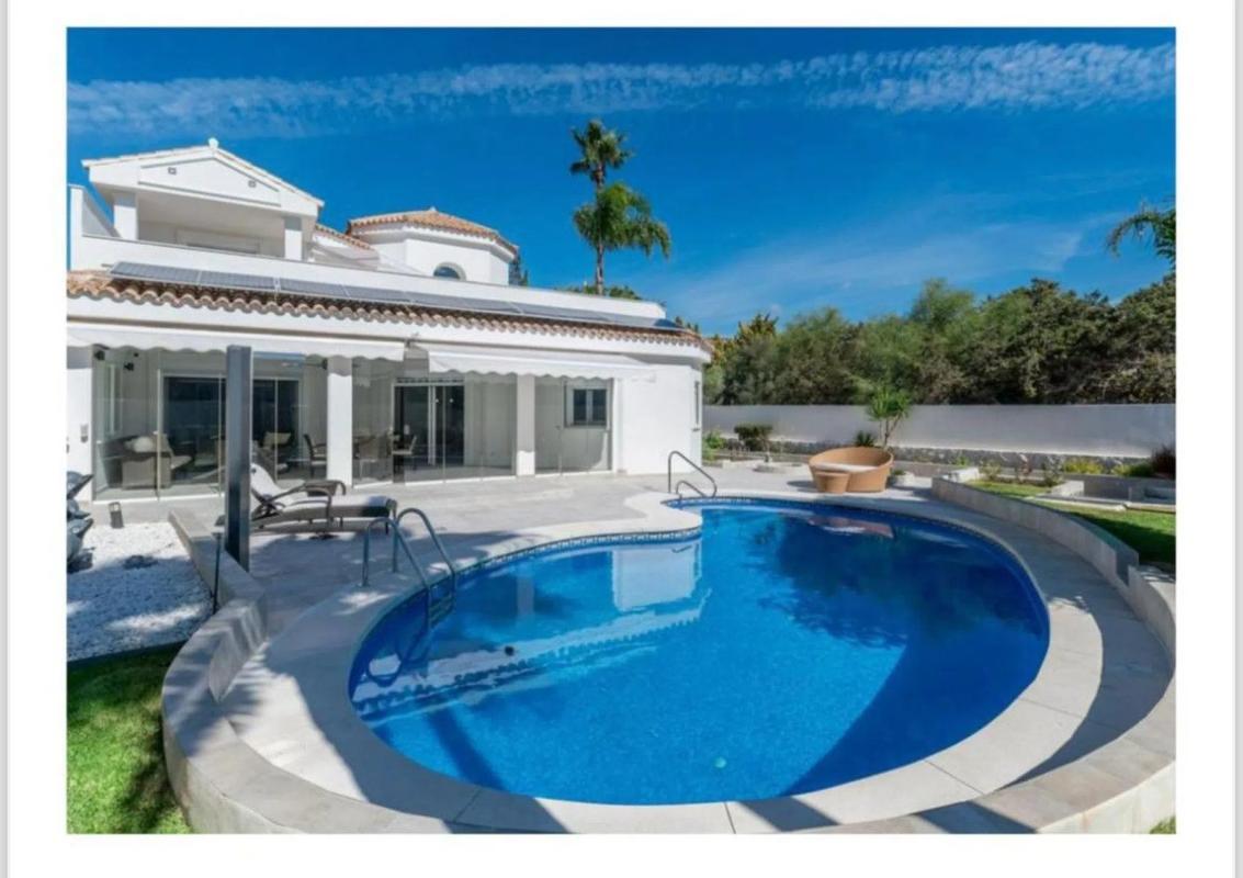 Sprzedaż niezależnego domku jednorodzinnego w  Avenida Cataluña, Marbella photo 2