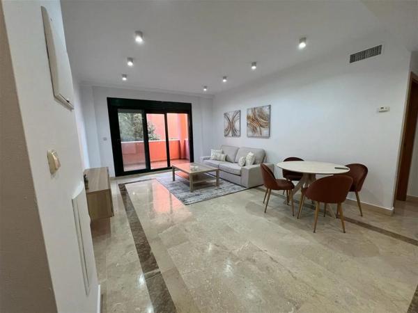 Mieszkanie na sprzedaż w  Calle de las Golondrinas, Marbella photo 2