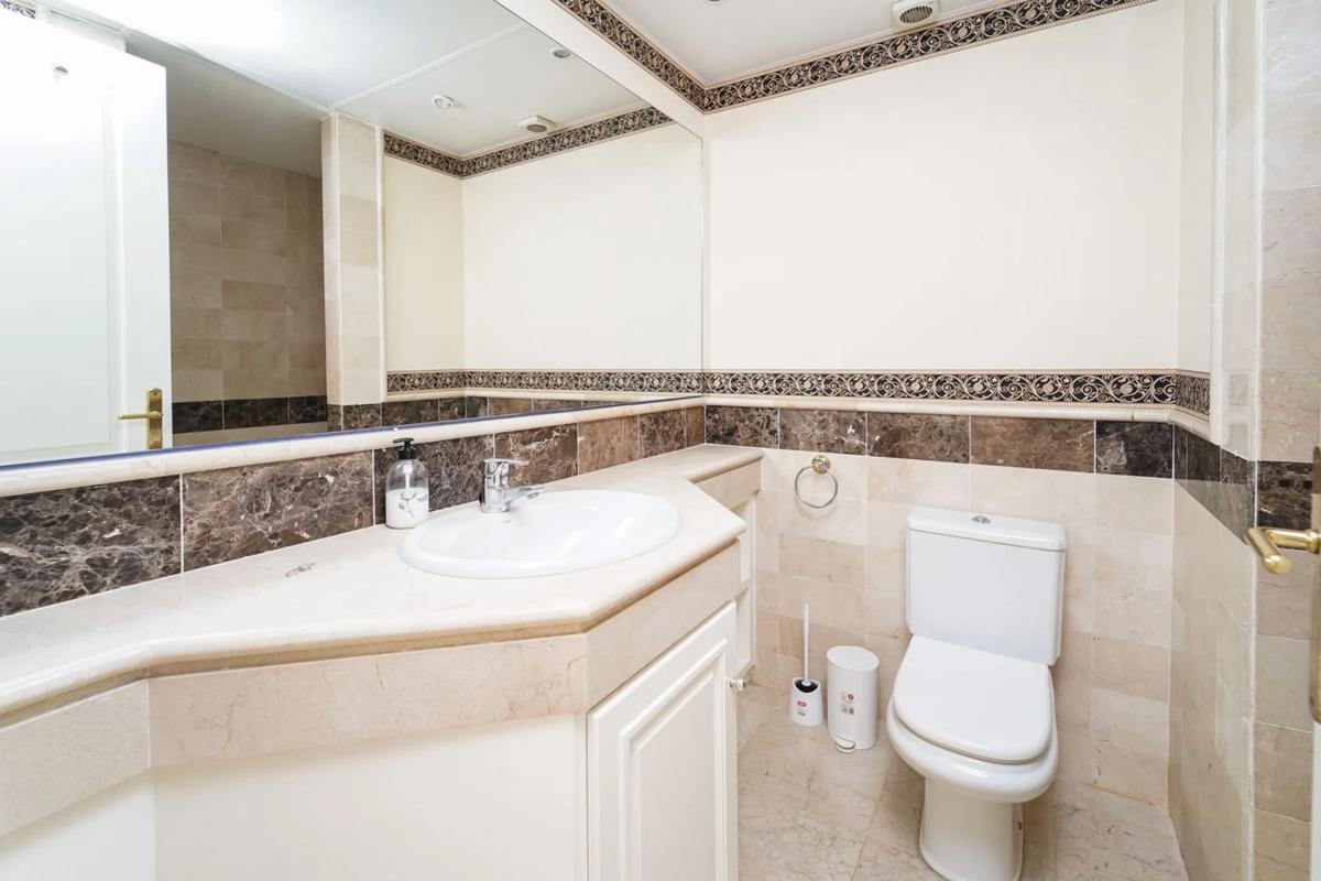 Venta de ático en  Avenida Marco Polo s/n, Marbella photo 2