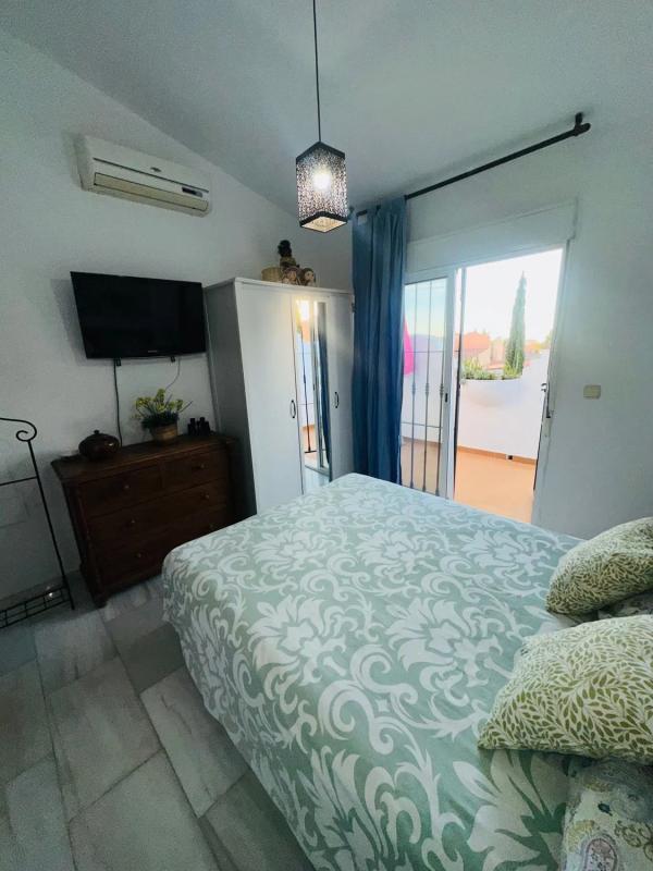 Venta de chalet adosado en  Avenida Benajarafe, 214 , Marbella photo 3