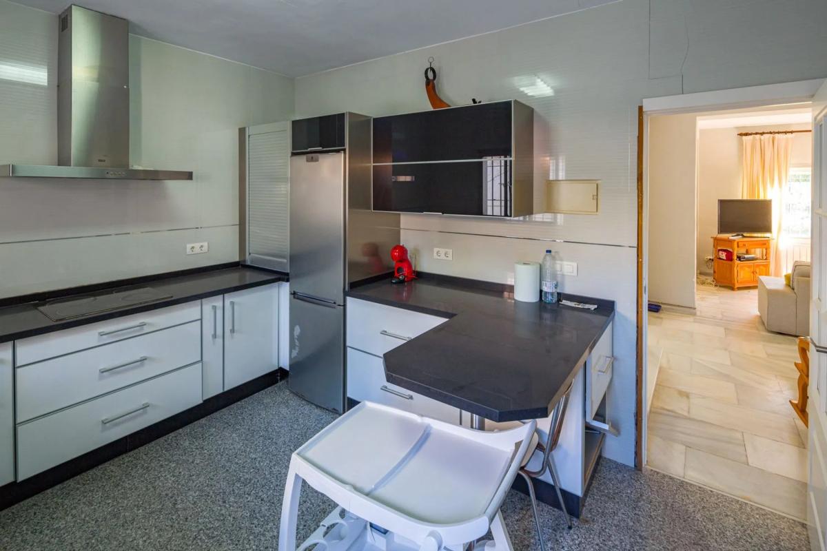 Sprzedaż niezależnego domku jednorodzinnego w  Barrio Romana Playa, Marbella photo 5