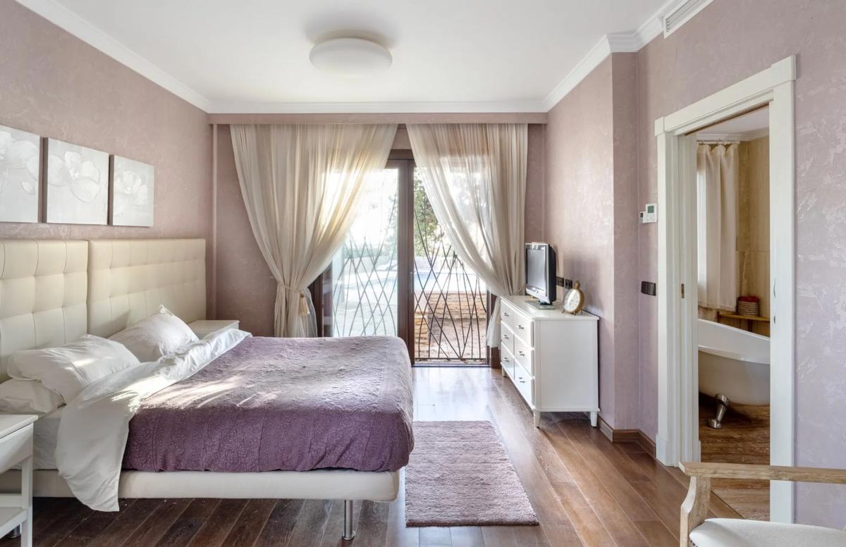 Sprzedaż niezależnego domku jednorodzinnego w  Paseo de Basilea s/n, Marbella photo 4