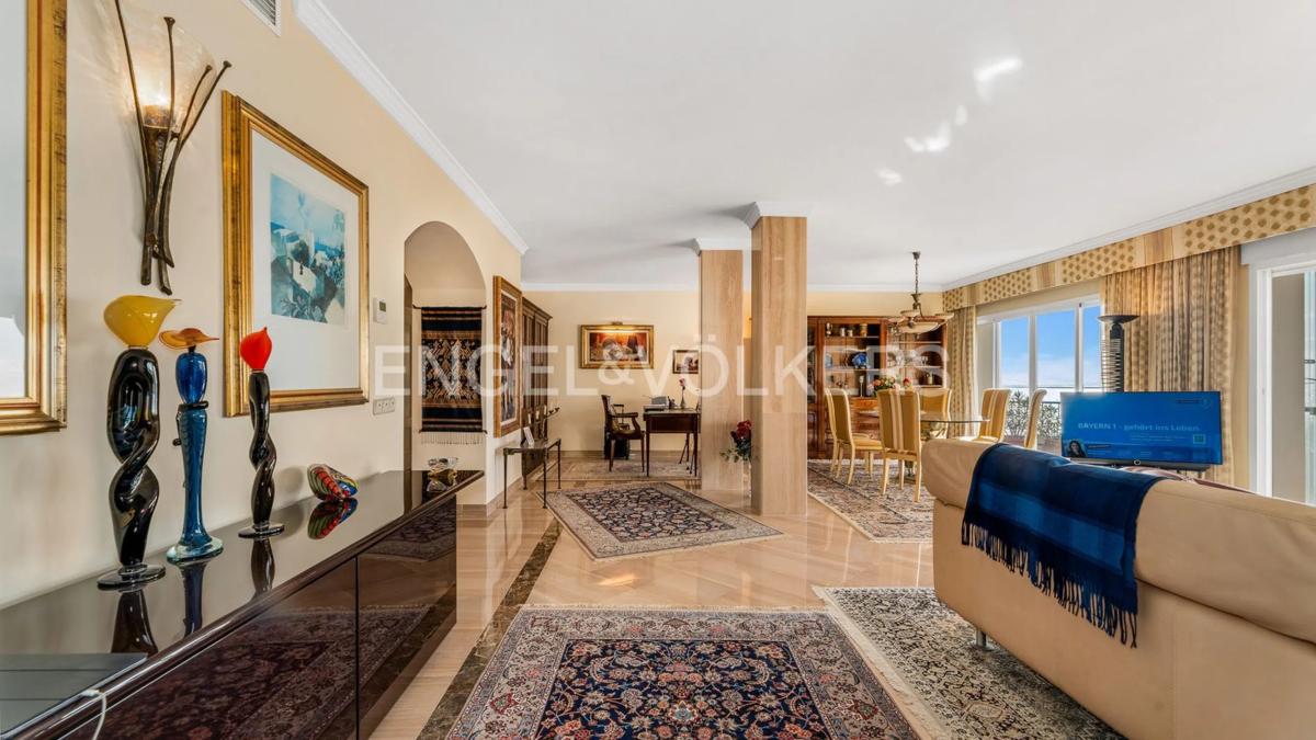 Venta de ático en  Calle del Mar de la Tranquilidad, Marbella photo 5