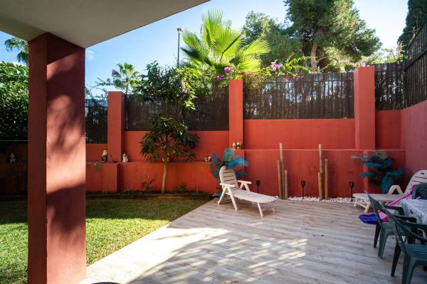 Mieszkanie na sprzedaż w  Lugar Urbanizacion Carib Playa, Marbella photo 2