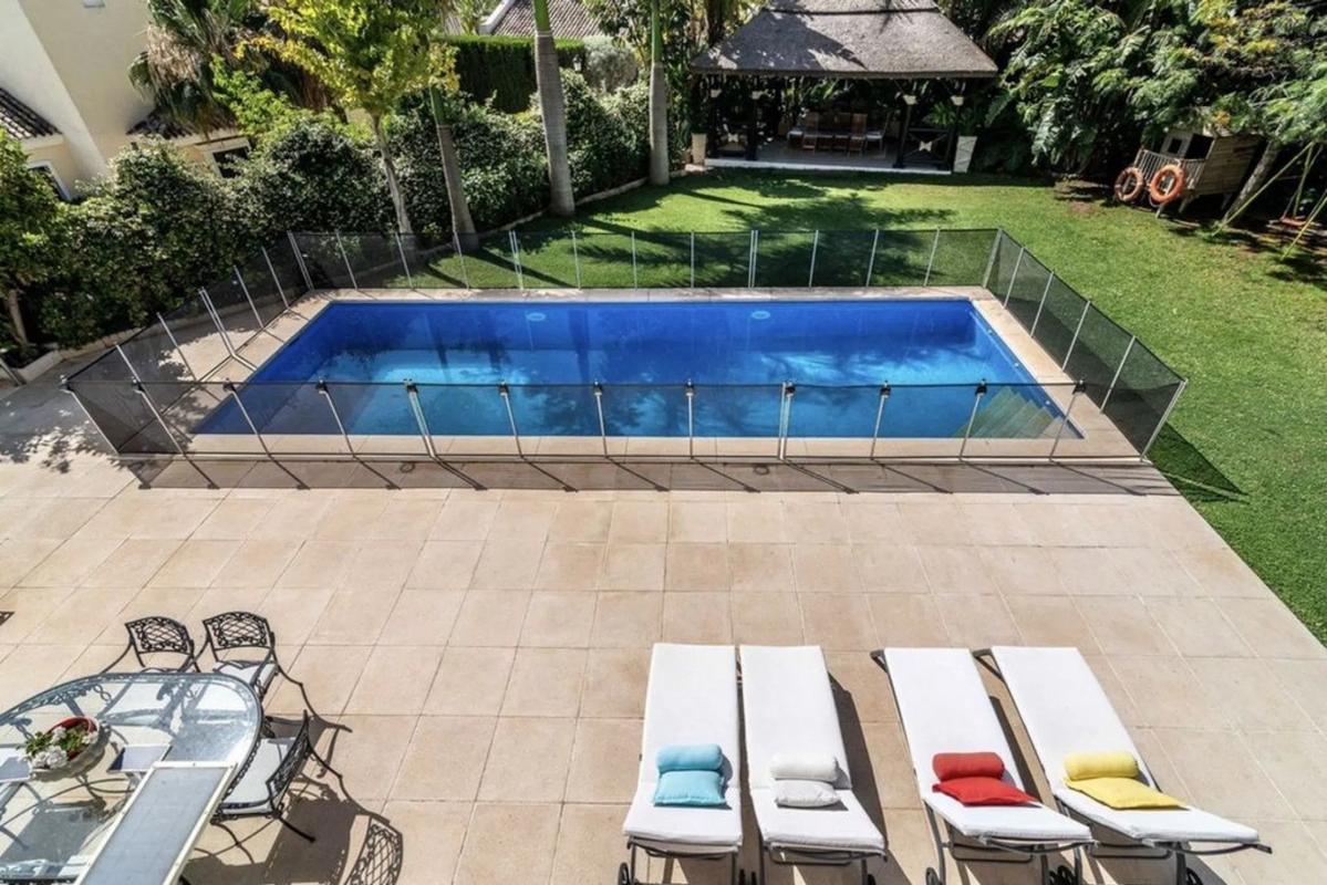Sprzedaż niezależnego domku jednorodzinnego w Calle Trebol, Marbella photo 3