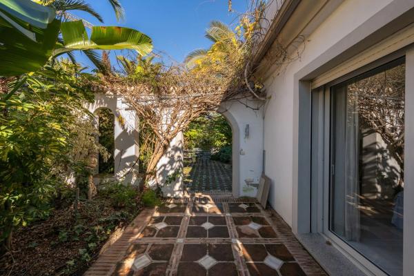 Частный шале на продаже в Avenida Avenue Aragon, 129, Марбелла photo 1