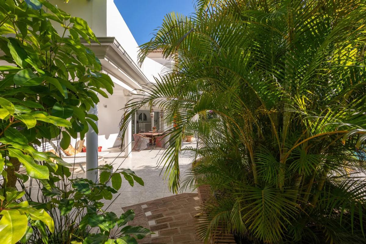 Sprzedaż niezależnego domku jednorodzinnego w  Avenida Avenue Aragon, 129, Marbella photo 2