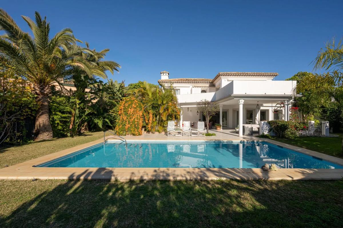 Sprzedaż niezależnego domku jednorodzinnego w  Avenida Avenue Aragon, 129, Marbella photo 4