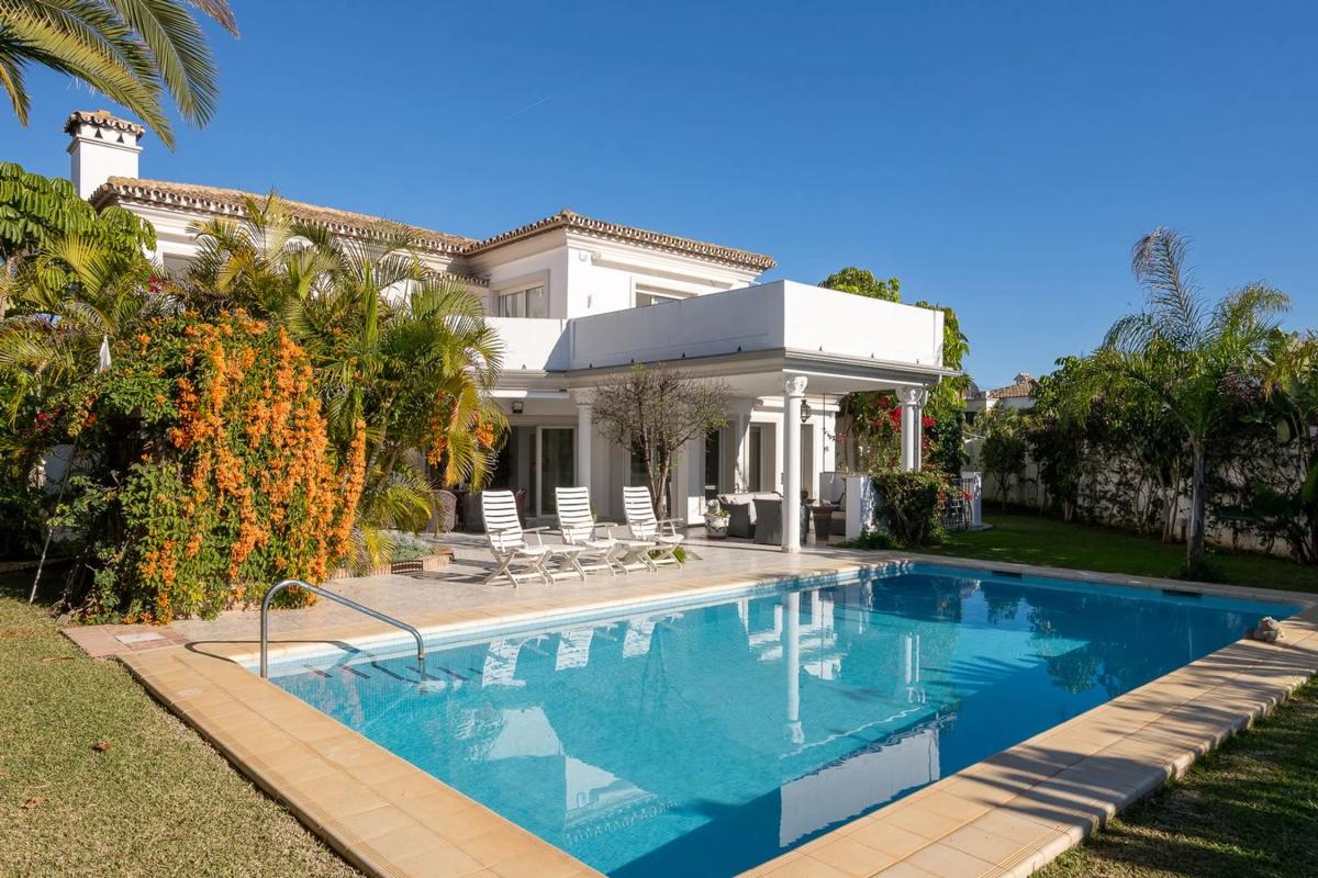 Sprzedaż niezależnego domku jednorodzinnego w  Avenida Avenue Aragon, 129, Marbella photo 5