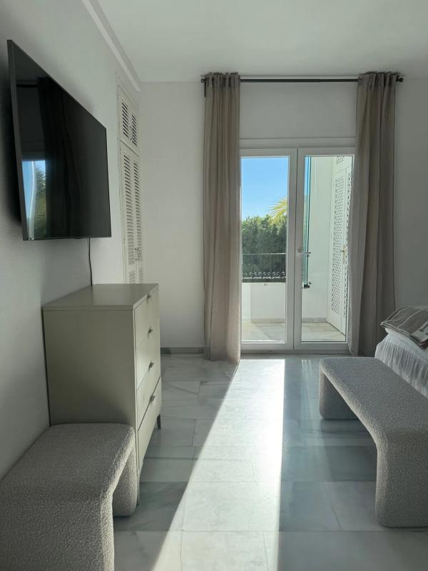 Продажа квартиры на Urbanización Cabopino, 11, Марбелла
photo 2