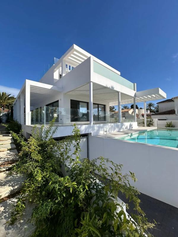 Sprzedaż niezależnego domku jednorodzinnego w Urbanización Marbesa, Marbella photo 4