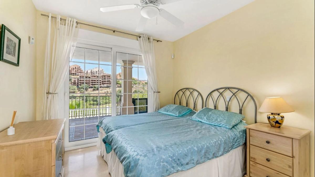 Sale of independent chalet in Paseo del Golf, Marbella
photo 3